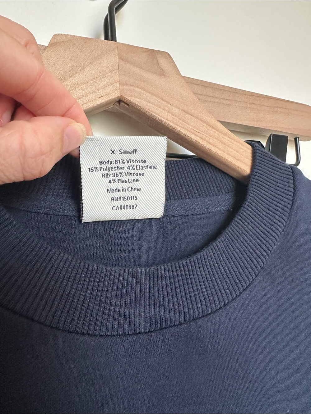 VARLEY Set - Navy Gabriella Sweat (xs) & Rolled Cuff Pant 25 (xs) NWOT - Picture 8 of 15